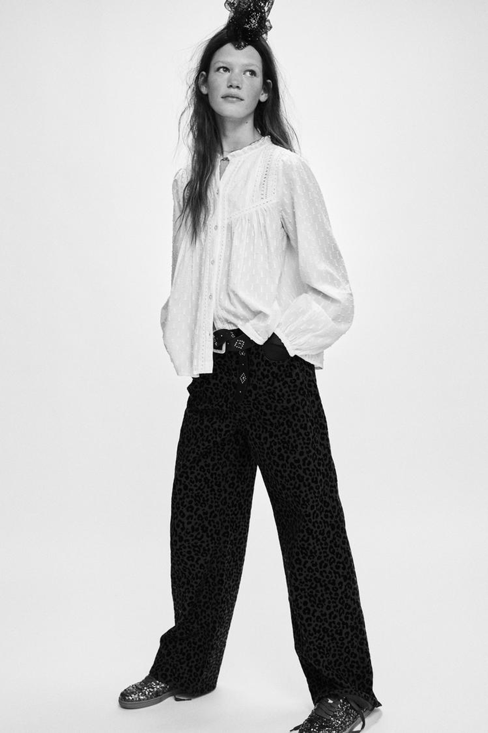 ZARA РУБАШКА В РОМАНТИЧЕСКОМ СТИЛЕ С ВЫШИВКОЙ ПЛЮМЕТИ, ЖЕЛТОВАТО-БЕЛЫЙ