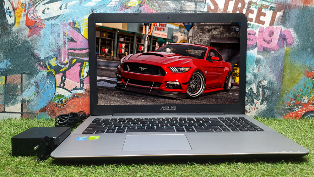 Ноутбук ASUS i7-5/4Gb/930M 2Gb