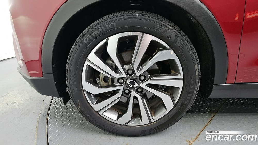 KG Mobility (Ssangyong) Very New Tivoli Бензин 1.5 2WD (04.2020)
