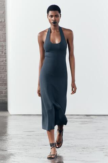 ZARA ТРИКОТАЖНОЕ ПЛАТЬЕ МИДИ С ГОРЛОВИНОЙ ХАЛТЕР,  СИНИЙ/ИНДИГО