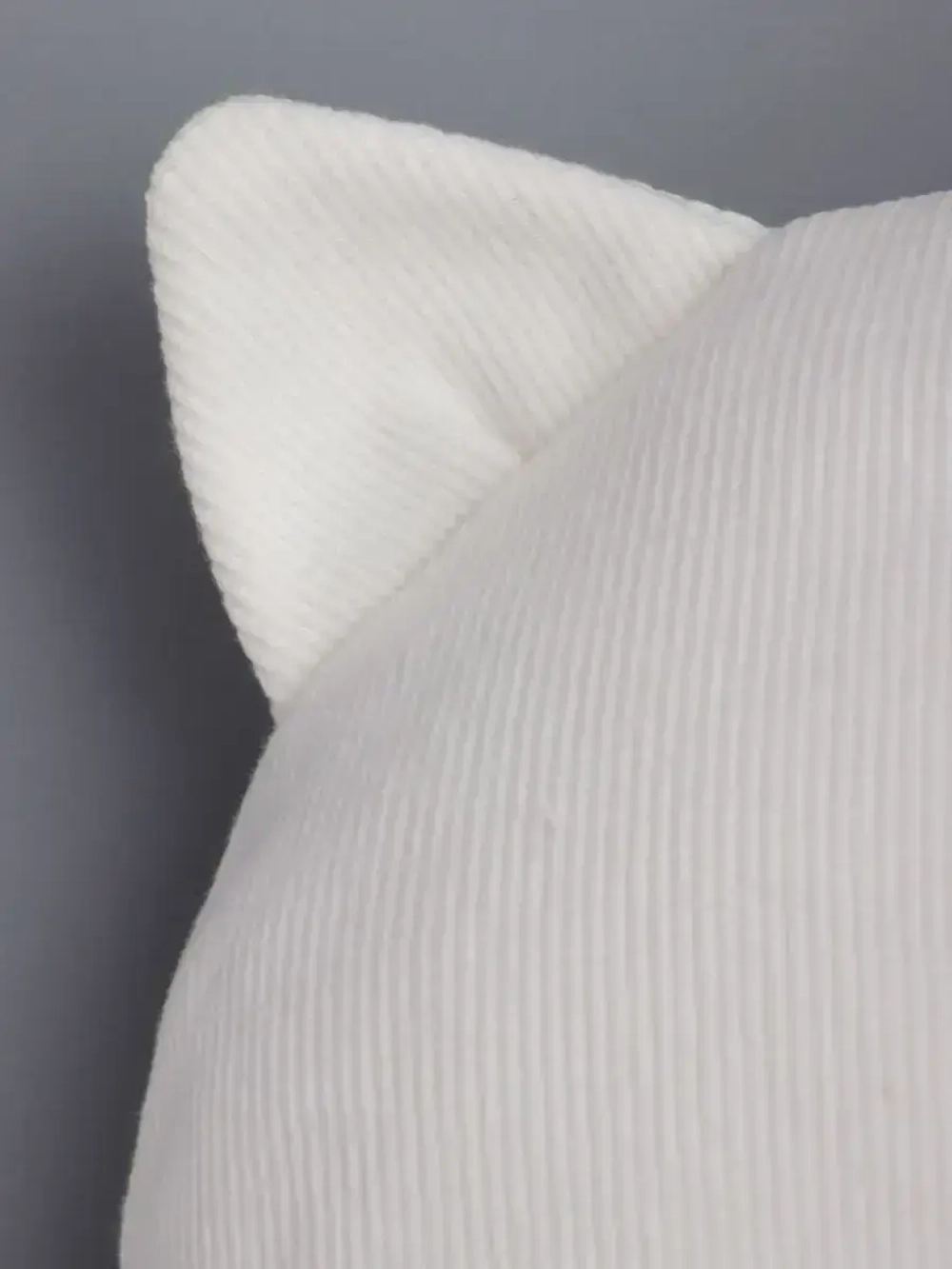 Шапка для девочки осенняя с митенками и снудом