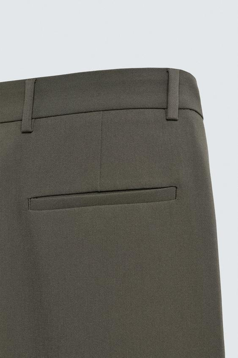 ZARA БРЮКИ RELAXED FIT СО СКЛАДКАМИ, ЗЕЛЕНЫЙ