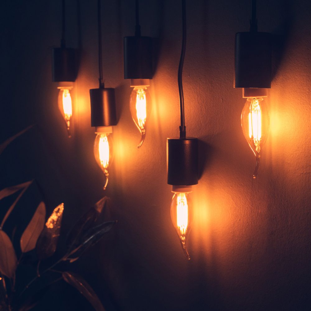 LED-CW35-5W-AMBER-E14-VLF Лампа светодиодная Vintage. Форма свеча на ветру. янтарная колба. Картон. TM Volpe