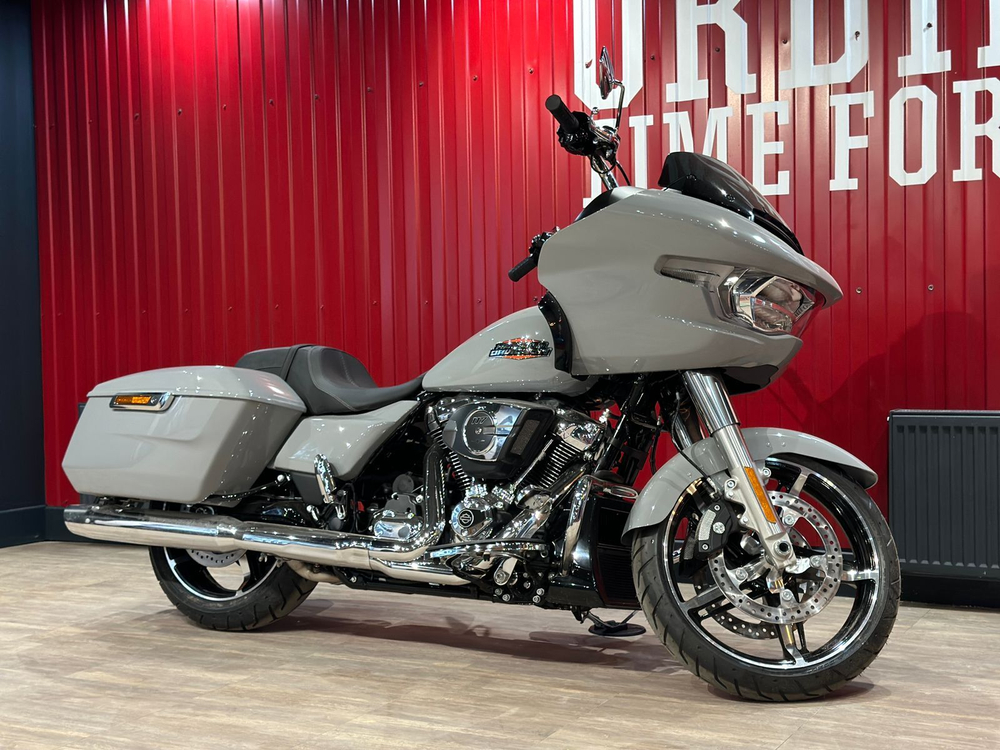 Harley-Davidson Road Glide 117 2024 (Billiard Gray/CHROME Trim)