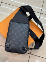 Сумка-слинг Louis Vuitton