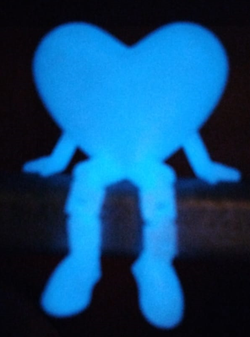 Сердце в темноте светится с подвижными ножками- 3D валентинка подарок универсальный