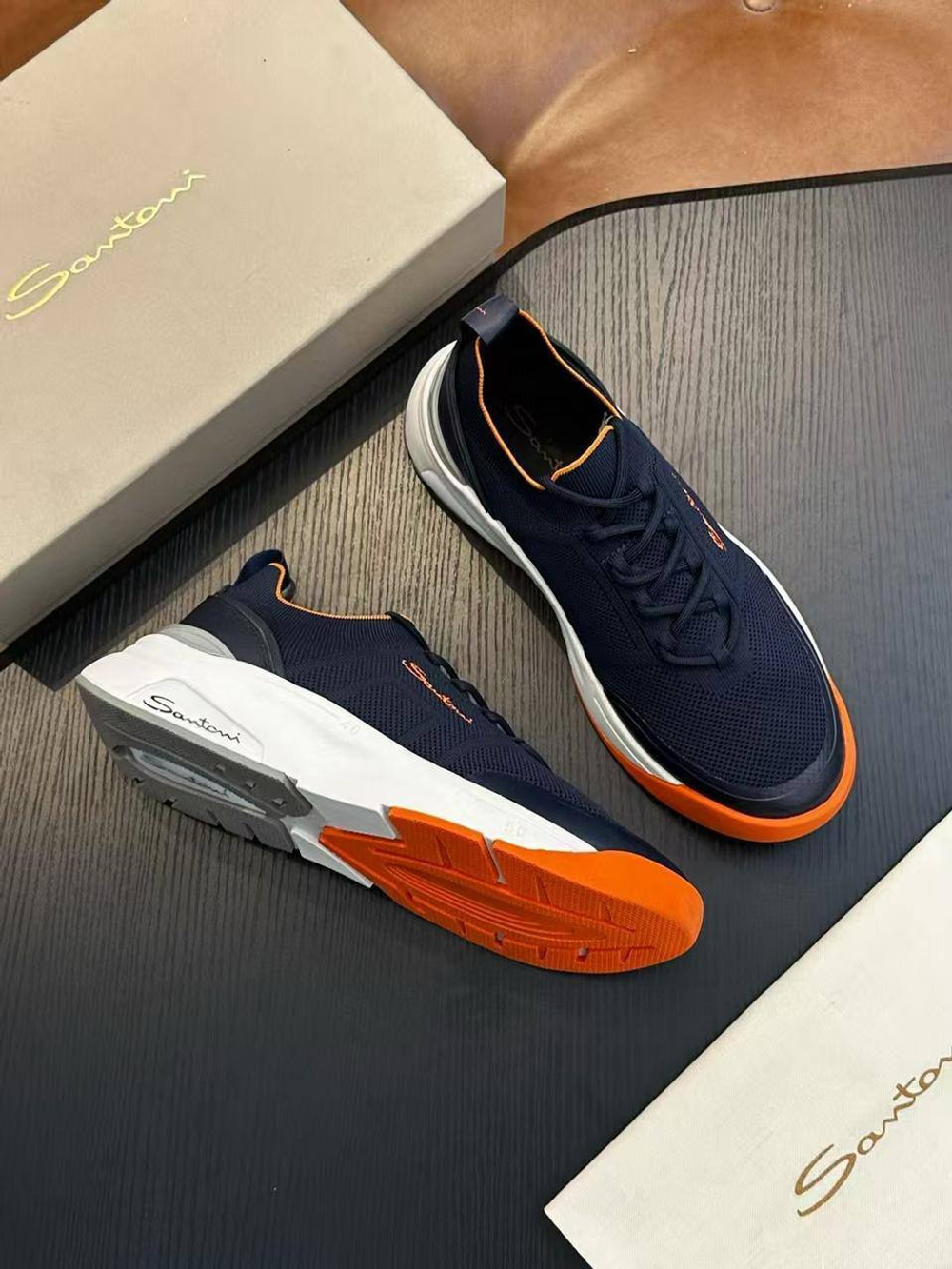 Кроссовки Santoni