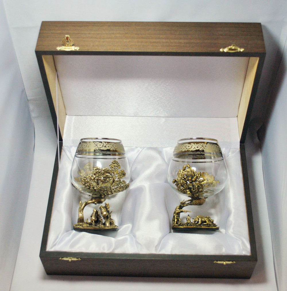 Набор из 2-х бокалов для коньяка "Три медведя" и "Охота на кабана" (подарочный футляр)