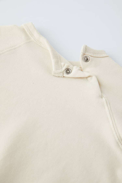 ZARA ОДНОТОННЫЙ КОМПЛЕКТ ИЗ ТОЛСТОВКИ И БРЮК ИЗ МЯГКОЙ ТКАНИ, ЭКРЮ