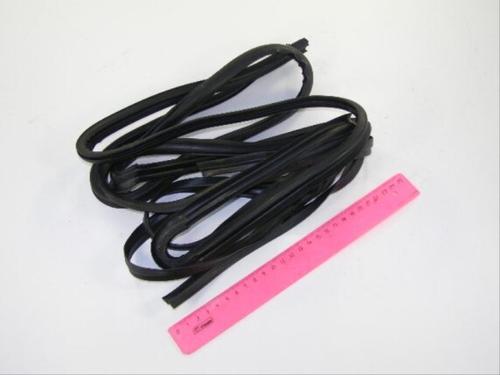 Уплотнитель лоб. стекла /2110/ 2 шт (Балаково)