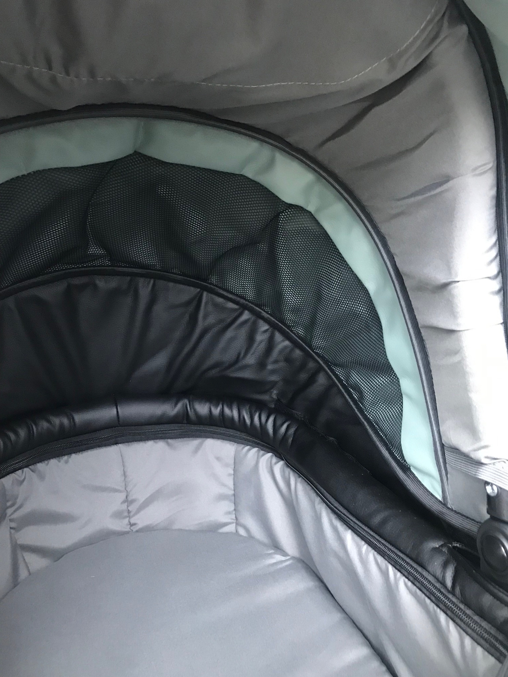 Коляска детская Peppy Zoom 2 в 1 (01) Черная экокожа / Мята экокожа