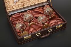 Набор бокалов для коньяка "Охотники на привале" 4 шт. в подарочном футляре с художественным оформлением