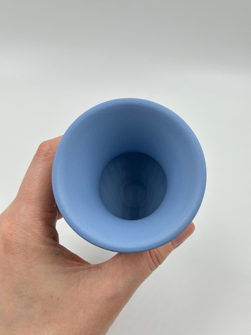 Ваза голубая Wedgwood