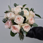64. Букет невесты из ароматных роз White O’Hara с эвкалиптом