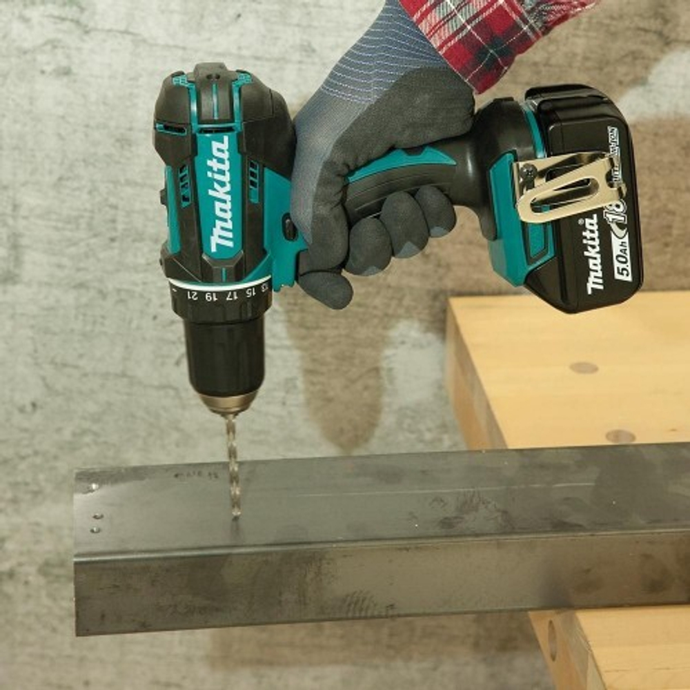 Аккумуляторная дрель-шуруповерт MAKITA DDF 483 RFE DDF483RFE