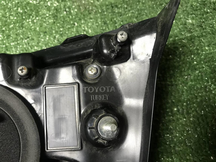 Фонарь левый внутренний Toyota C-HR 1 (2019-2023)