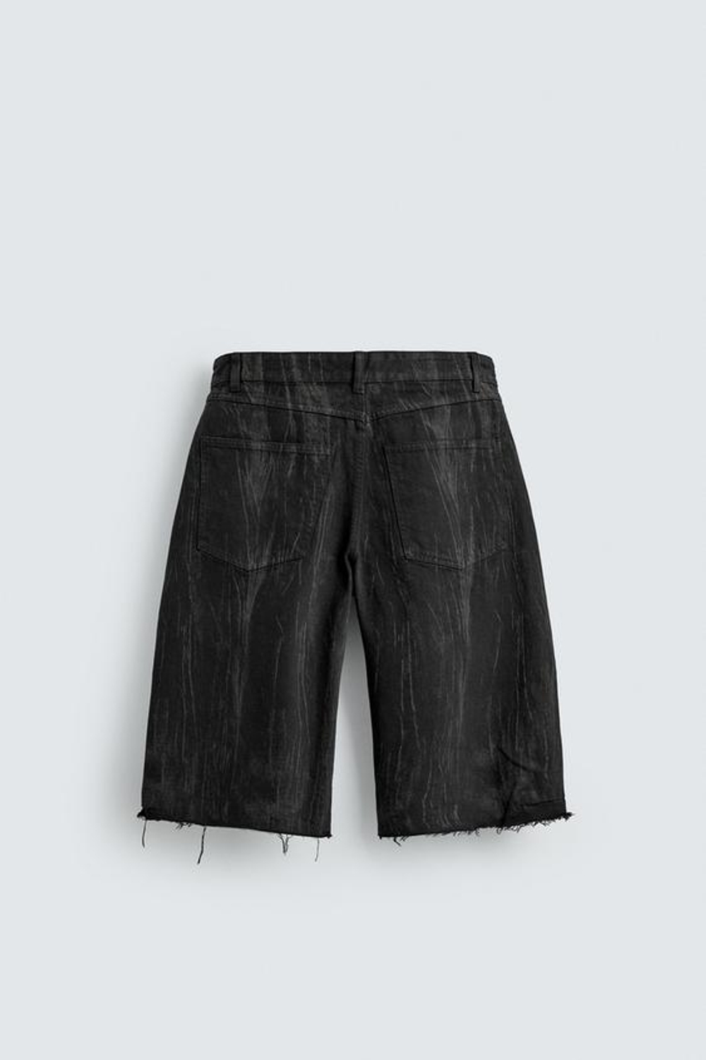 ZARA ШОРТЫ ИЗ ДЕНИМА С ВЫЦВЕТШИМ ПРИНТОМ, ЧЕРНЫЙ