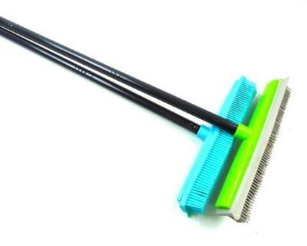 Щетка силиконовая на металлической палке 125см