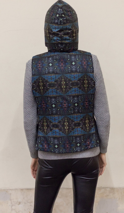 Двусторонний жилет "Сказка", по мотивам изразцов русского художника Михаила Врубеля