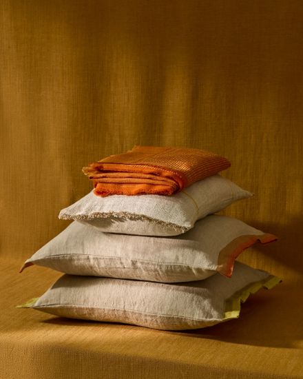 Чехол для подушки Disea из бежевого льна с желтыми деталями, 45 x 45 см