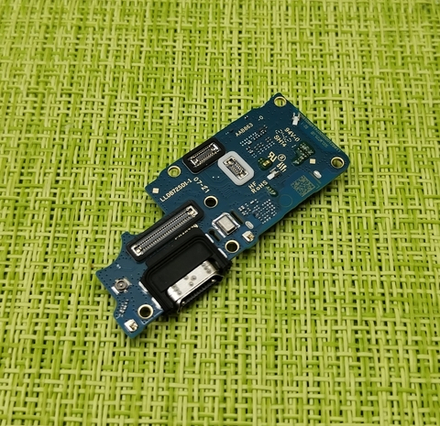 Realme 12 4G (RMX3871) / 12 Plus 5G (RMX3867) - нижняя плата зарядки (Субплата) + считывателем SIM-карт (ORIG-SP)