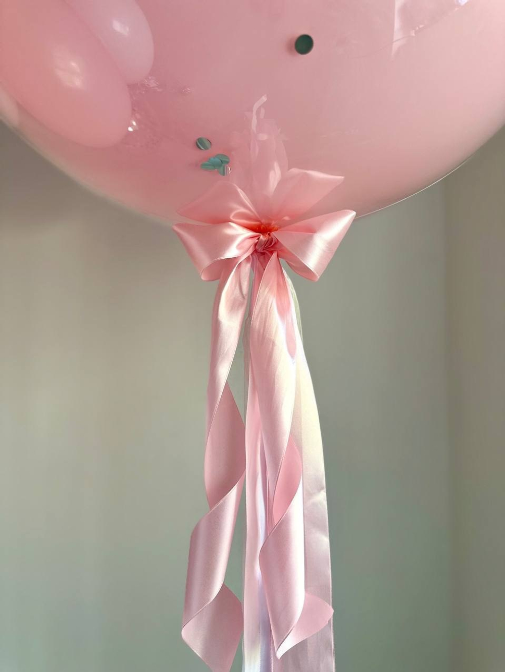 Воздушные шары на выписку из роддома розовый/белый №3269