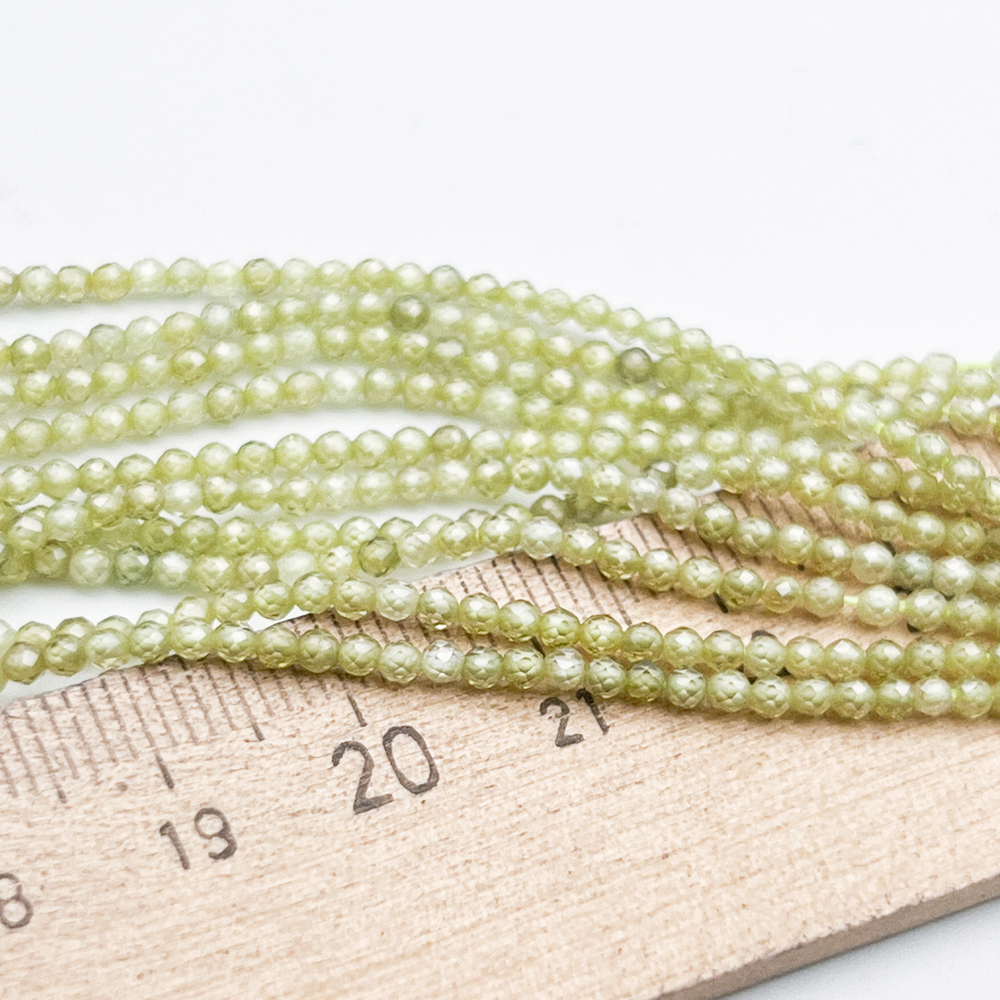 Фианит (кубический цирконий), цвет лайм, размер 2 мм, цена за нить около 195 шт (38 см)