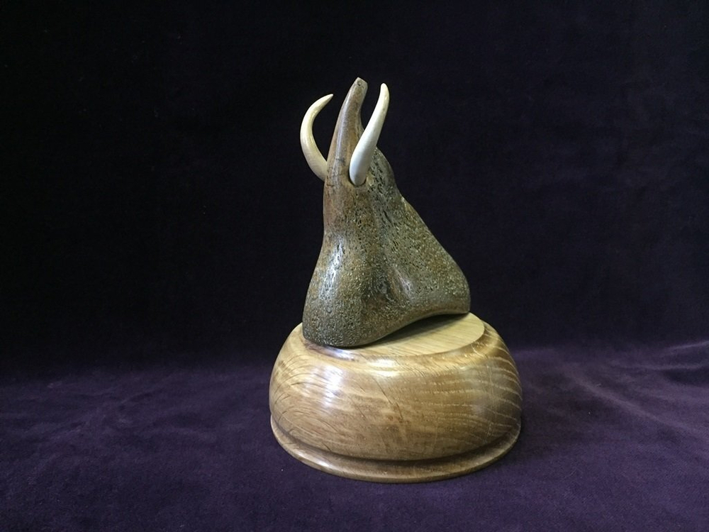 Мамонт, скульптура из кости мамонта