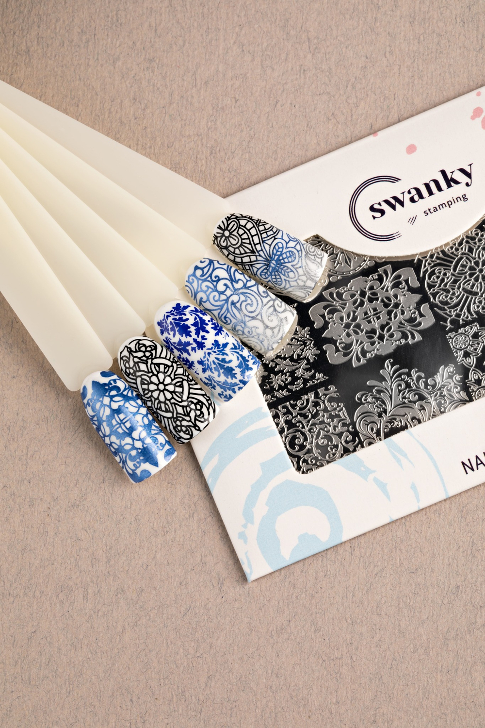 Пластина Swanky Stamping 023