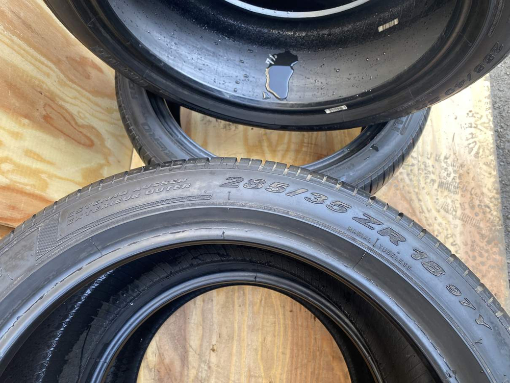 Шины летние Pirelli ZeroRosso 285/35 и 255/40 R18 4шт.