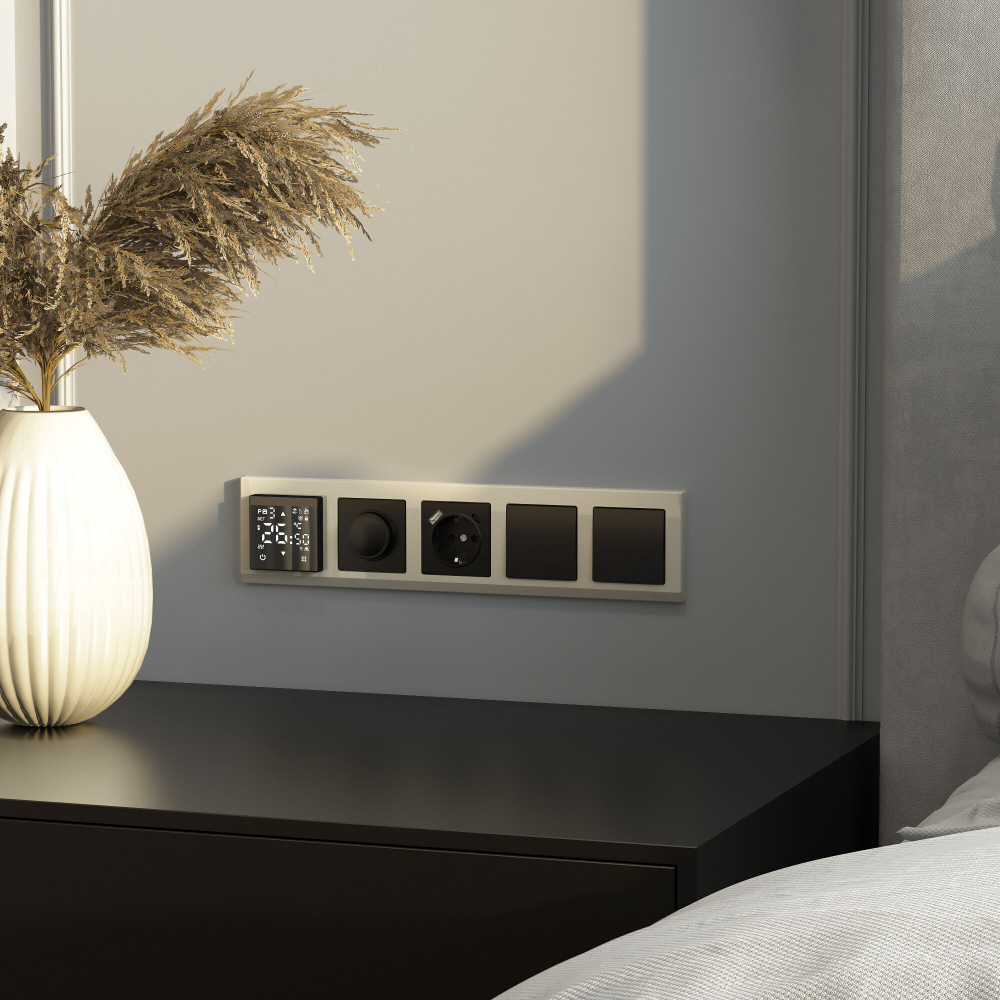 Розетка с заземлением, шторками и USB тип A+C (черный)