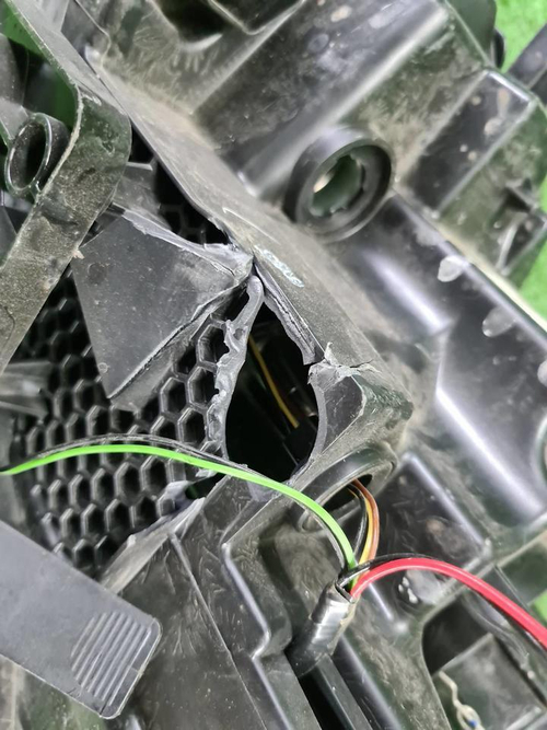 Битая Фара правая Nissan Qashqai J11 (2013-2019) галоген