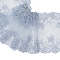 Вышивка на сетке лилово-голубая 23 см