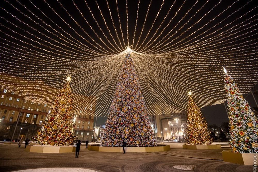 Уличная елка каркасная "Уральская" (пвх) 20 м