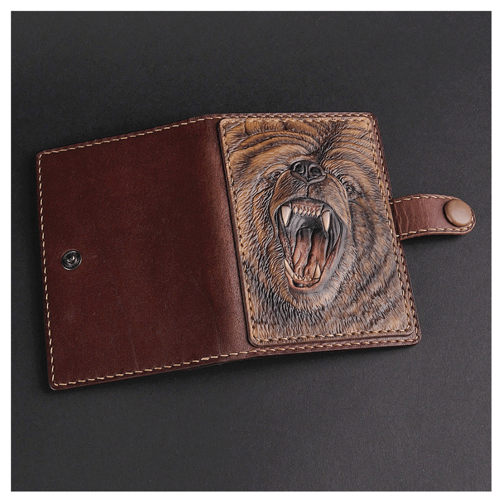 Кожаная обложка на паспорт «Медведь»