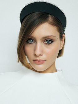 Черный кокошник с жемчугом