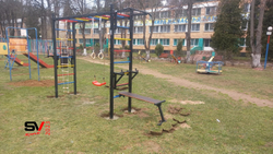 Монтаж уличной шведской стенки Sv Sport Рукоход (4 вертикальных столба)