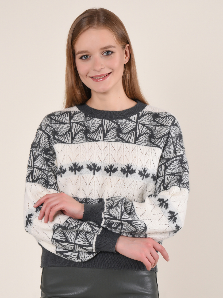 Свитер женский