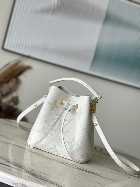 Louis Vuitton NeoNoe BB