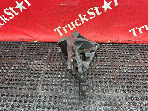 Кронштейн рессоры передней левый 2019г