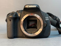 Canon 600D kit 18-55mm IS II 15128 Кадров