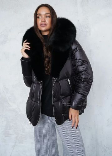 Черный пуховик с воротником из меха песца