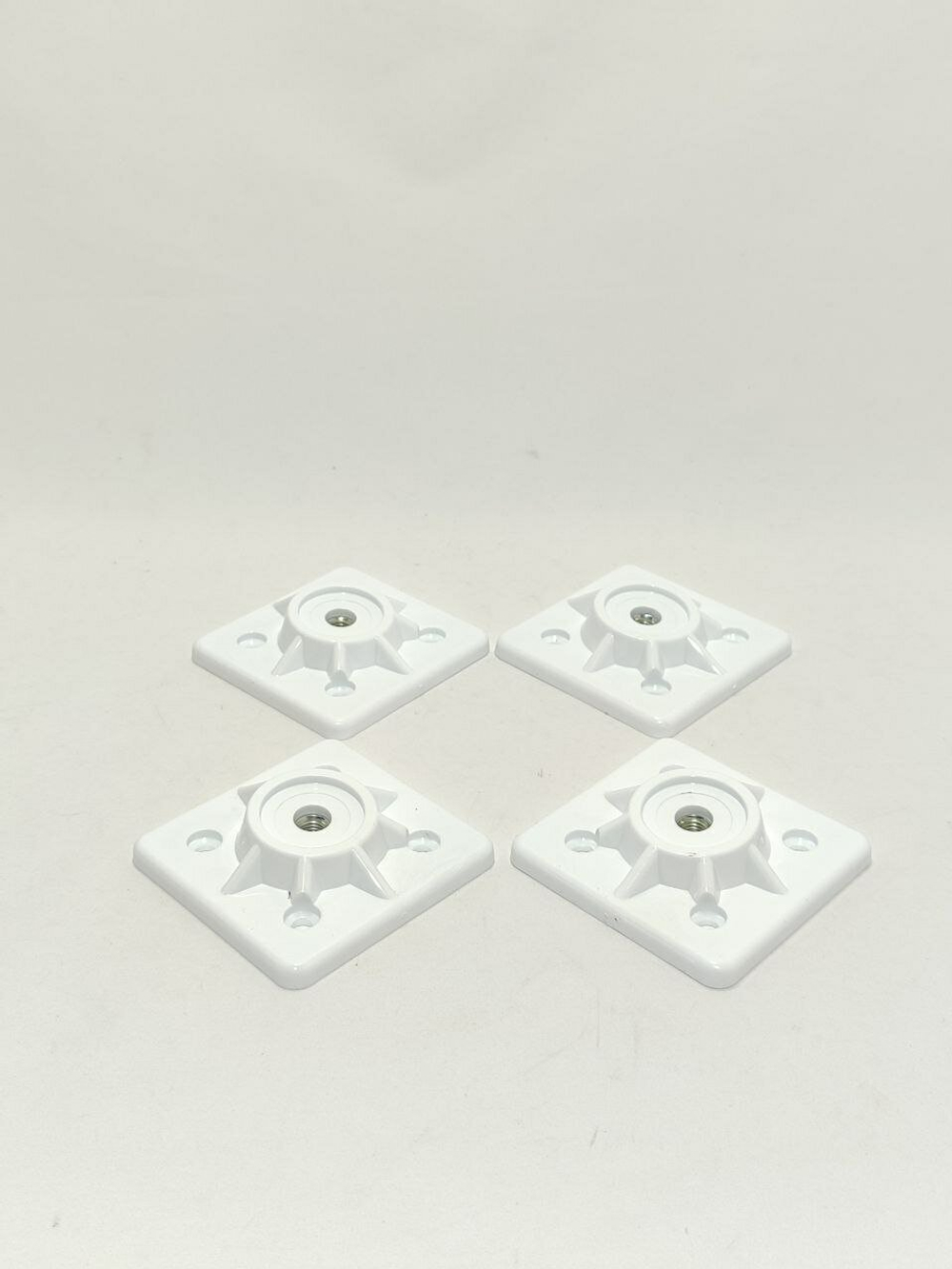 Крепление для мебельных ножек Ширина 7 см, диаметр отв 10мм/ 4 штуки