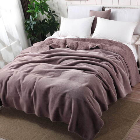 Плед 160x220 Sofi De MarkO Аурелия цвета мокко