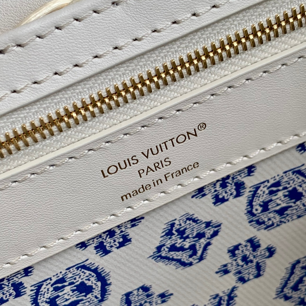 Louis Vuitton Capucines Mini