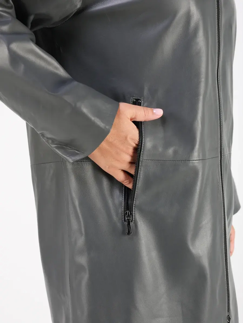 Кожаная куртка демисезонная с капюшоном длинная