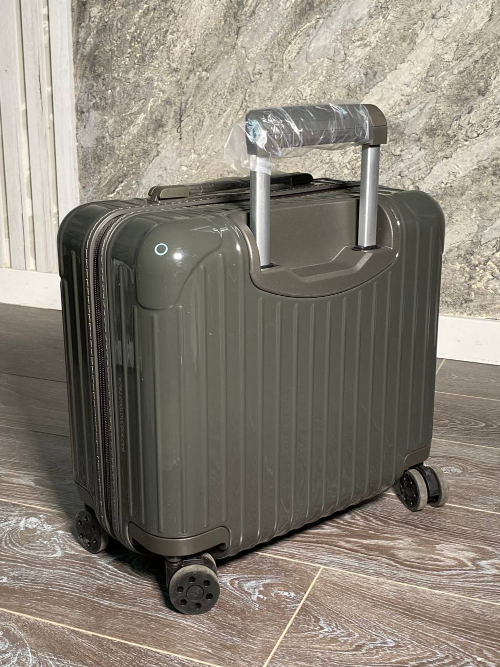 Чемодан-кейс Rimowa