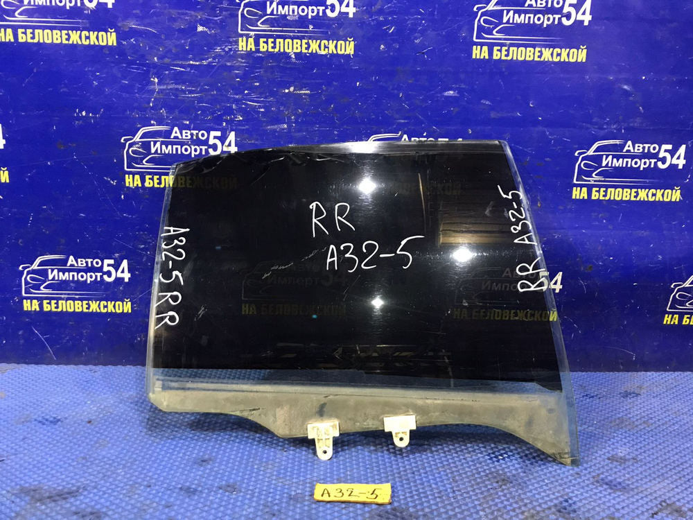 Стекло двери задней правой NISSAN CEFIRO 1997