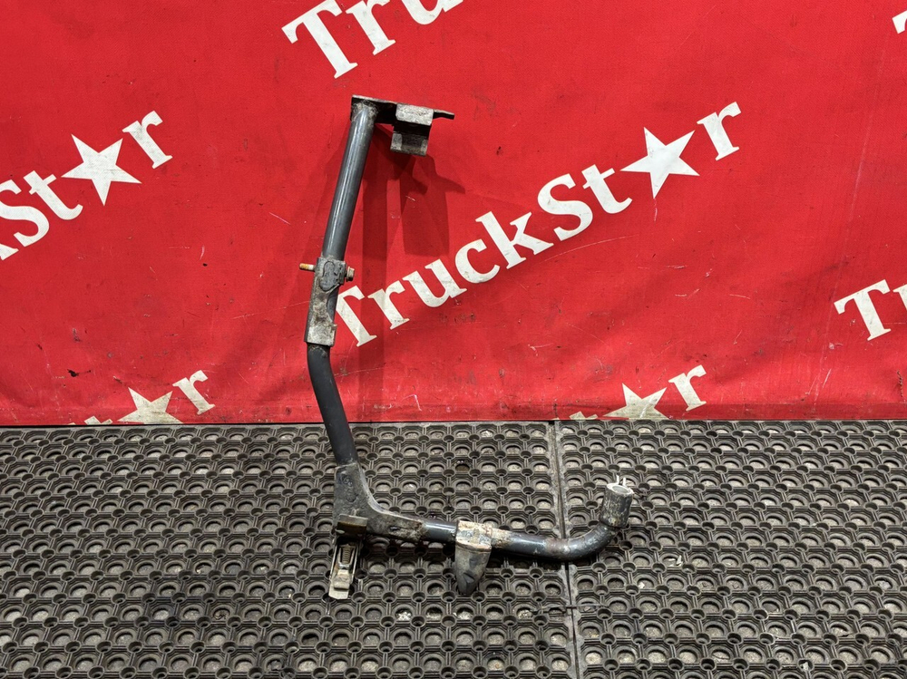 Кронштейн спойлера шасси правый