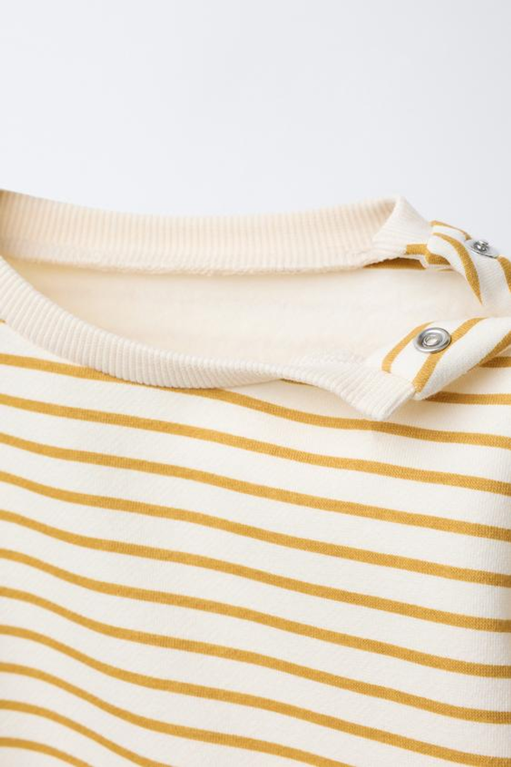 ZARA КОМПЛЕКТ ИЗ ТОЛСТОВКИ И БРЮК-ДЖОГГЕРОВ В ПОЛОСКУ, ОХРА